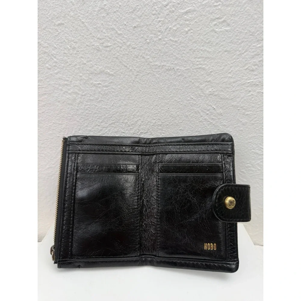 HOBO Black Leather Bifold Wallet Zip Coin Pocket ID Window Women's